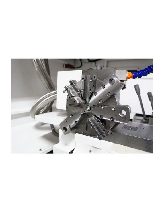 TORNO L 28HS CNC